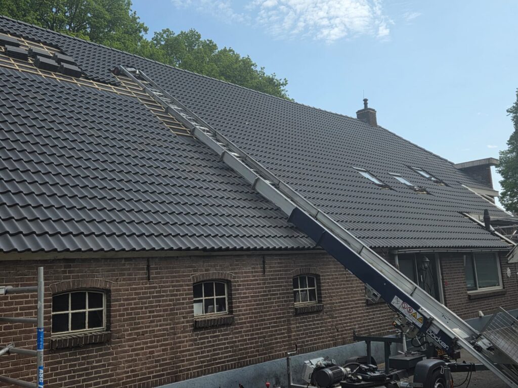 Nieuw pannendak op een woning